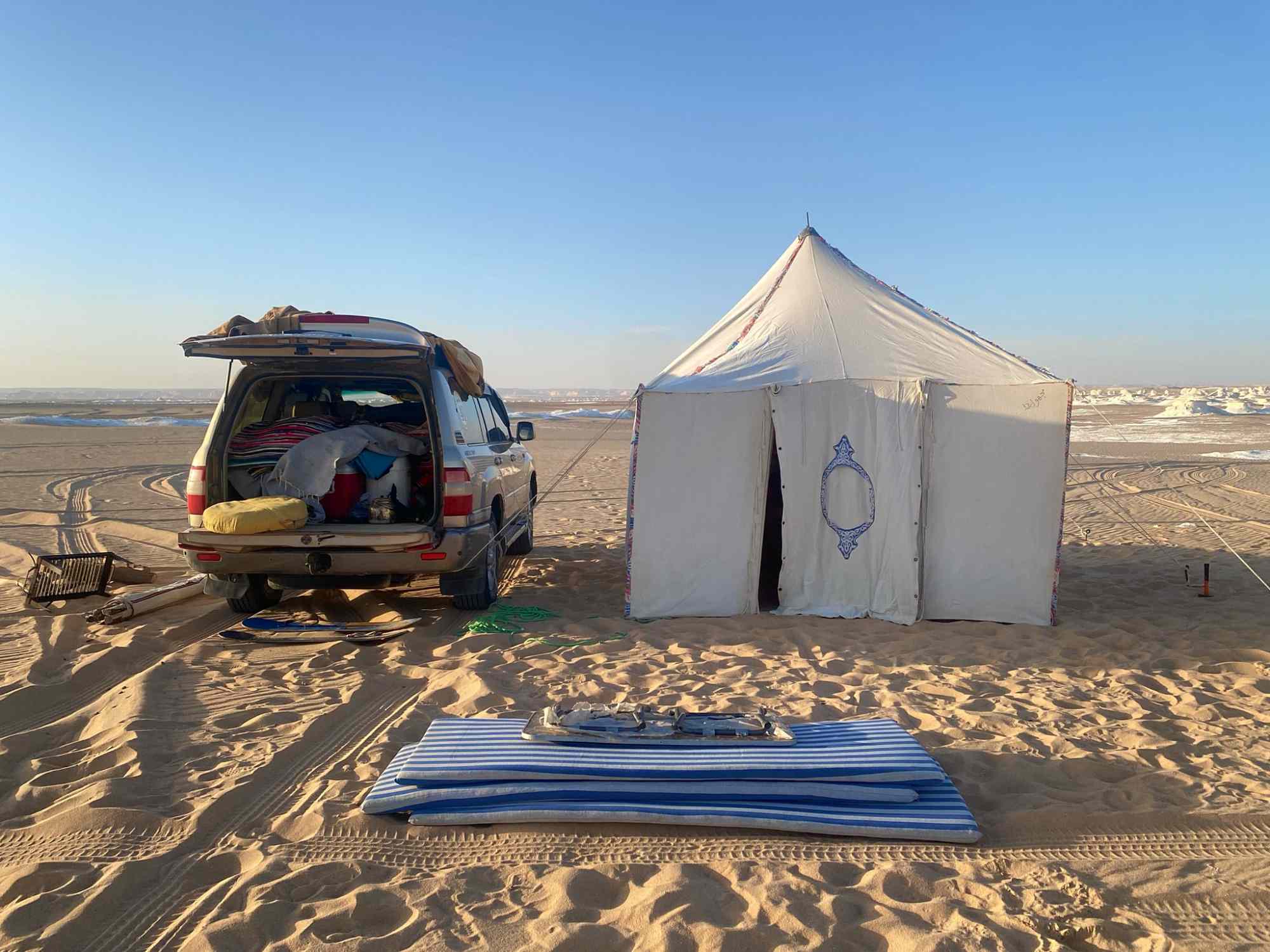 埃及黑白沙漠攻略｜從開羅到 Bahariya Oasis 的兩天一夜 White Desert 露營