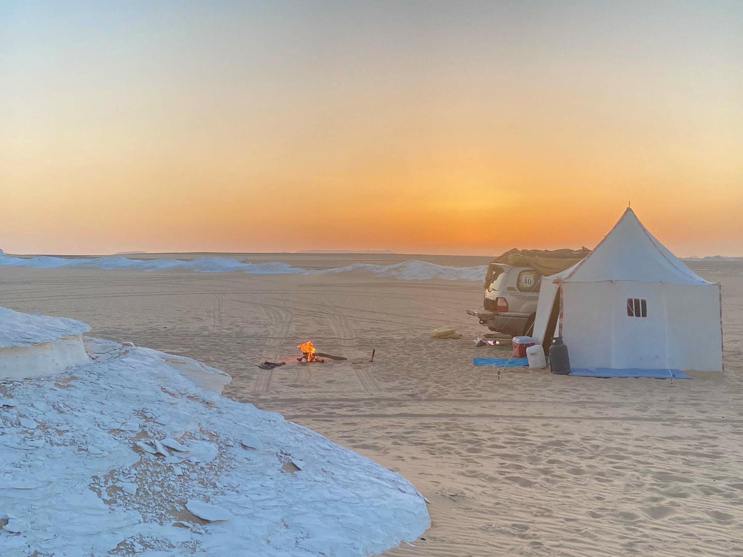 埃及黑白沙漠攻略｜從開羅到 Bahariya Oasis 的兩天一夜 White Desert 露營