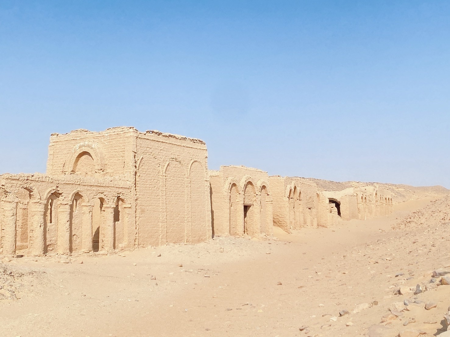 El Bagawat 墓園全景 泥磚禮拜堂排列 Kharga Oasis 埃及