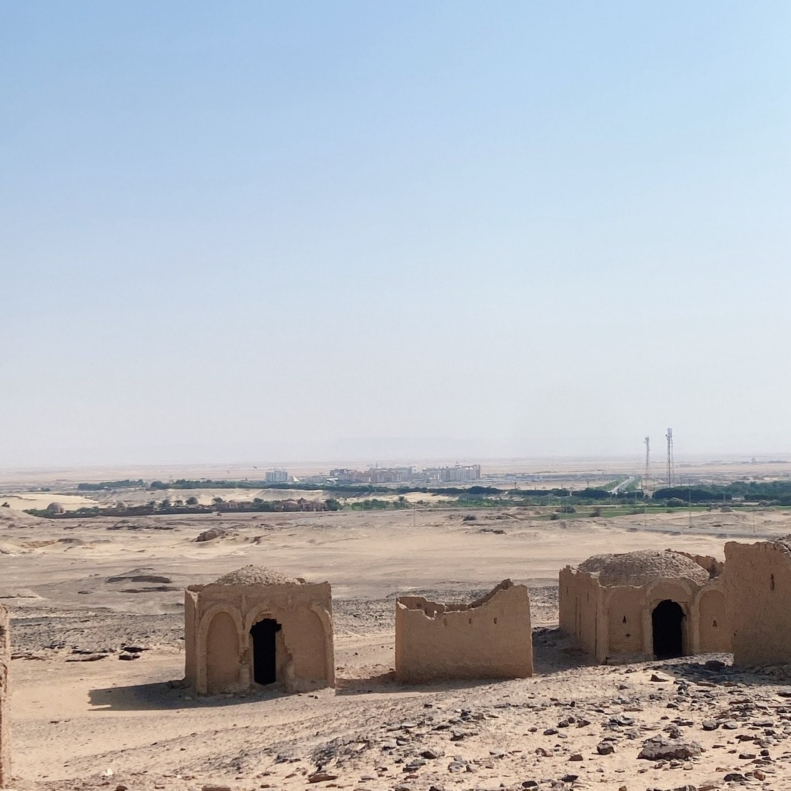 El Bagawat 山丘俯瞰 Kharga Oasis 沙漠與綠洲 埃及西部沙漠